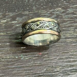 Sterling silver elegant marcasite statement ring with detailed twist design!